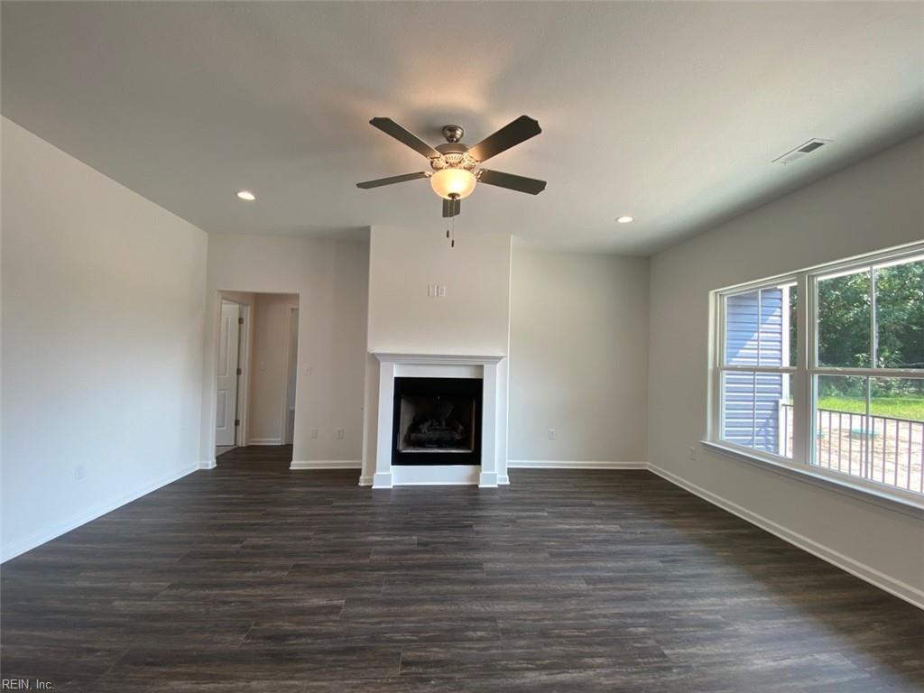 2105 Holland Corner Rd Property Photo 3