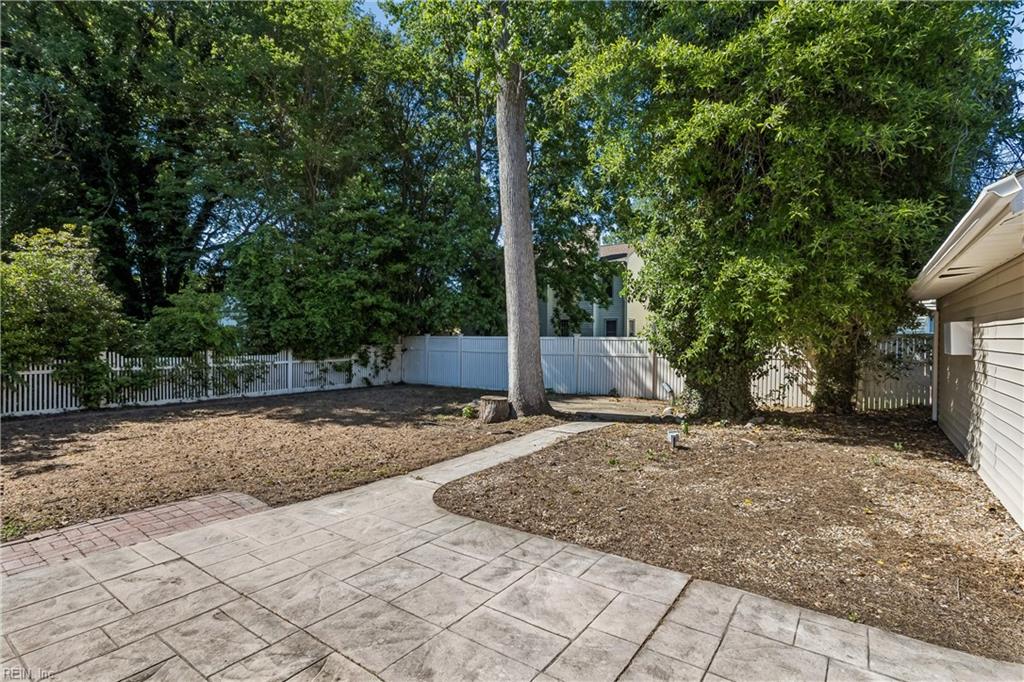 900 Sheffield St Property Photo 23