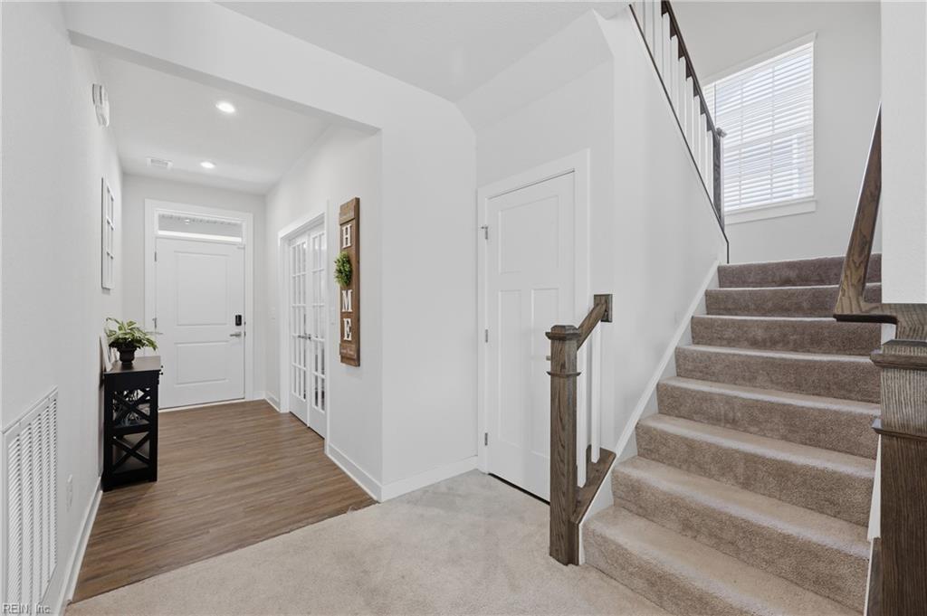563 Spring Hill Pl Property Photo 3