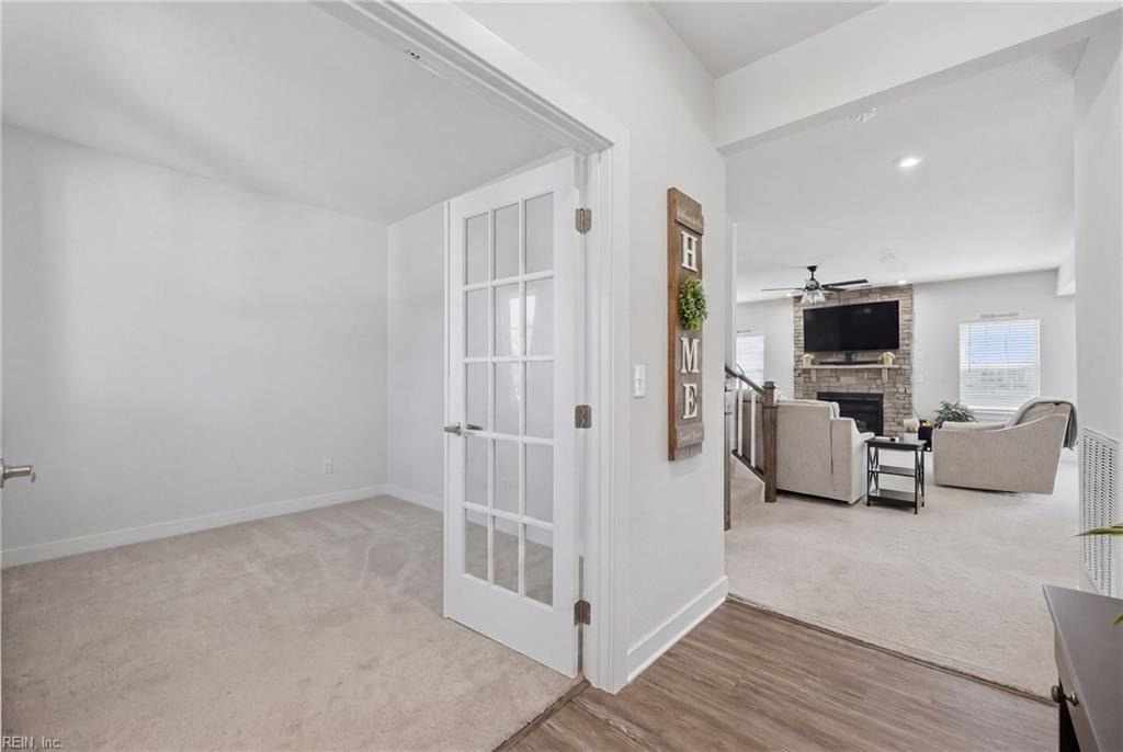 563 Spring Hill Pl Property Photo 4