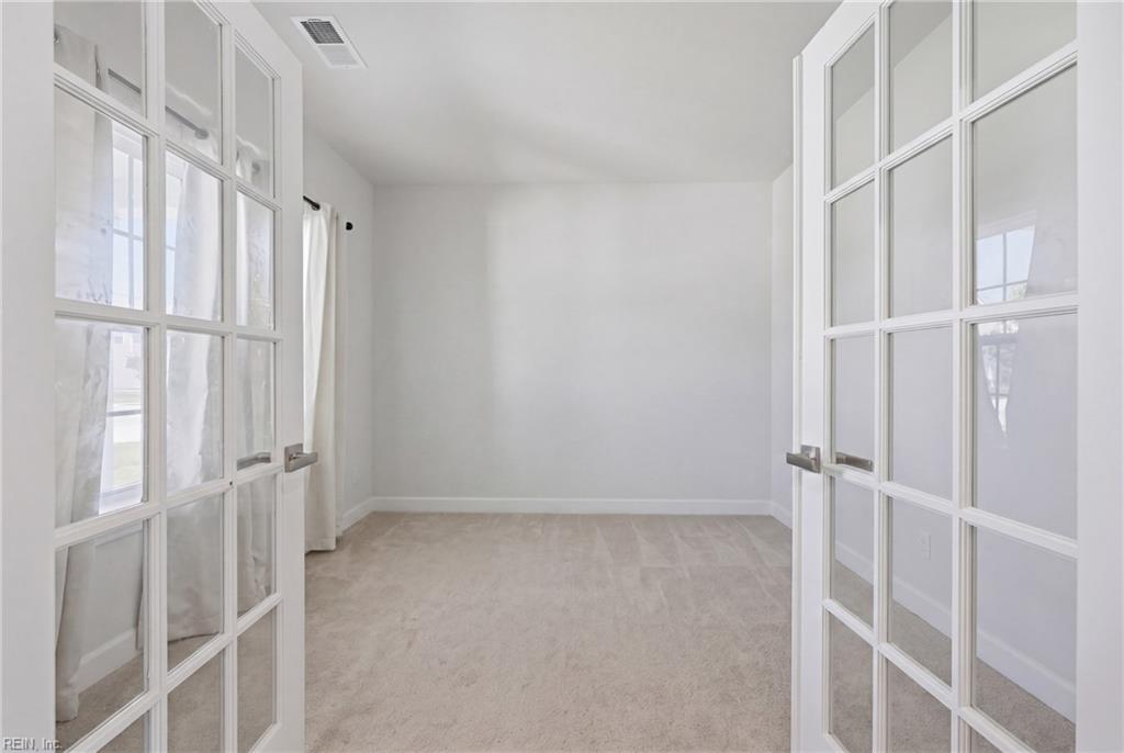 563 Spring Hill Pl Property Photo 5