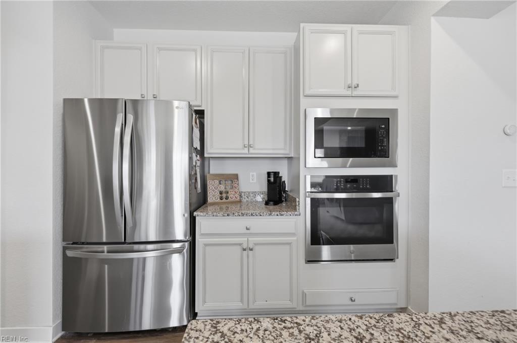 563 Spring Hill Pl Property Photo 16