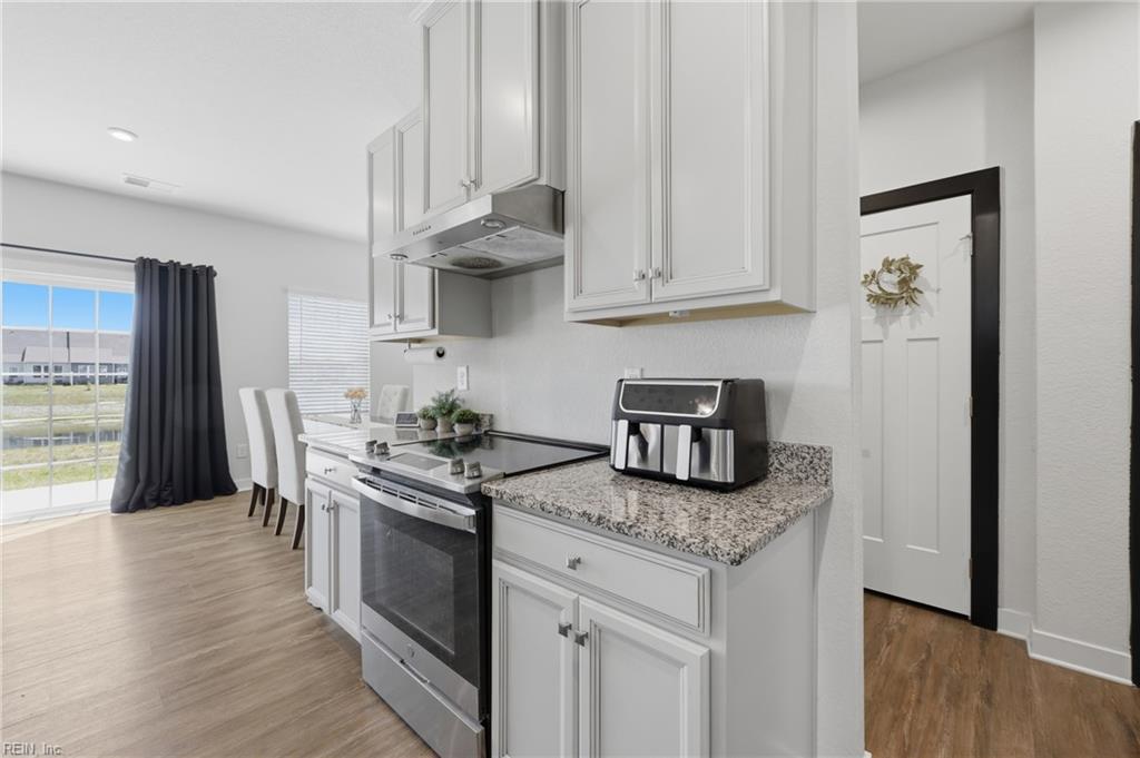 563 Spring Hill Pl Property Photo 17