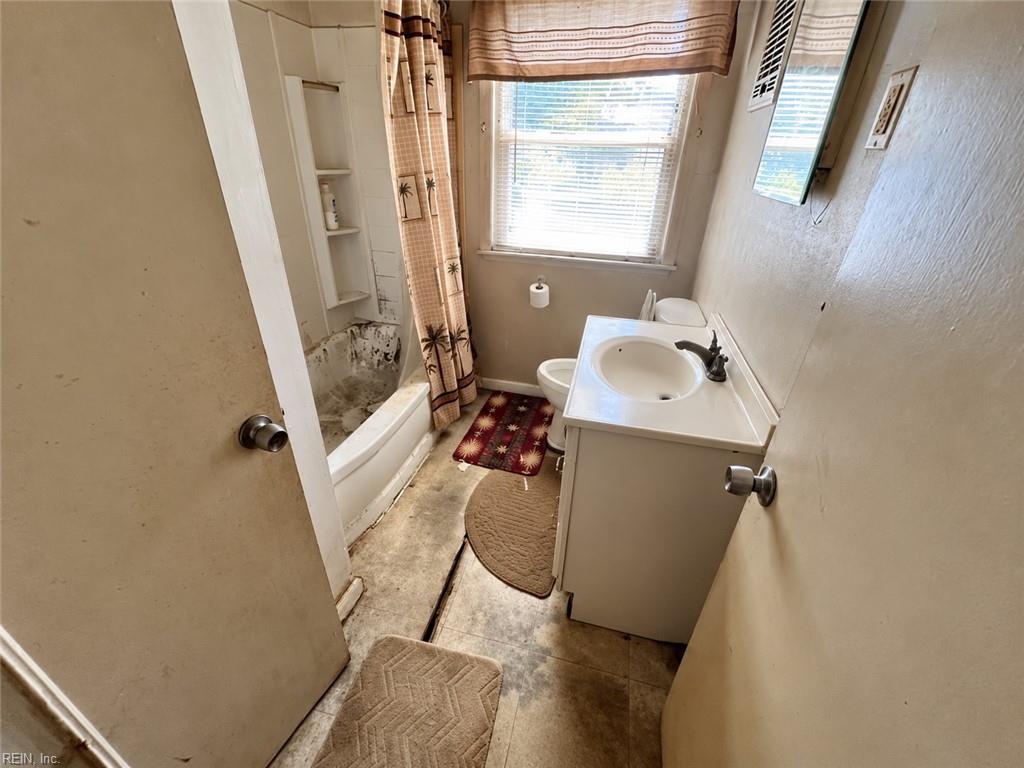8508 Kennedy Dr Property Photo 9