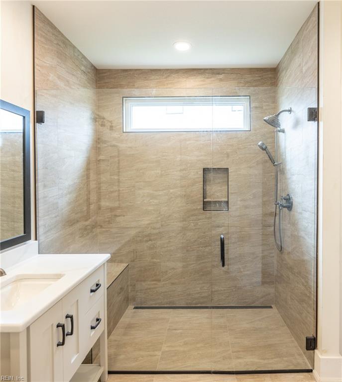 8904 River Cres Property Photo 18
