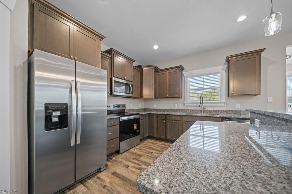 23057 Lake Ct Property Photo 7