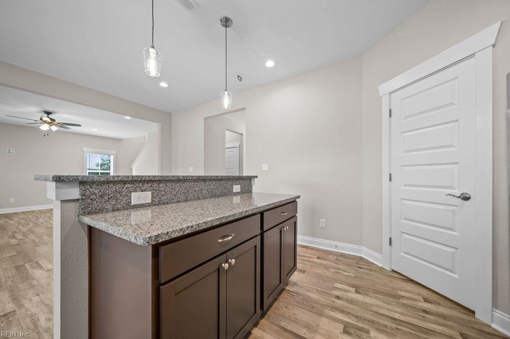 23057 Lake Ct Property Photo 9