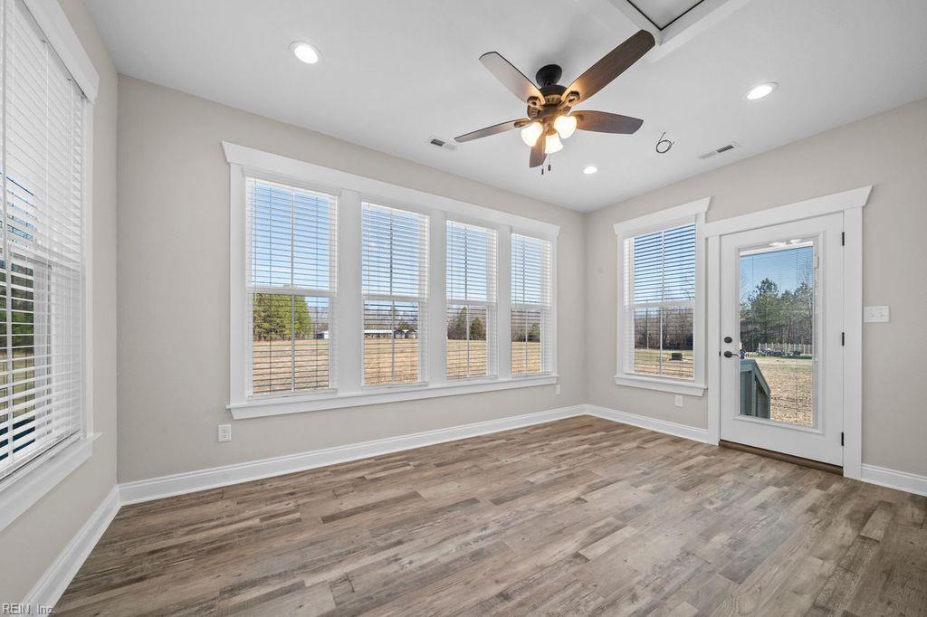 23057 Lake Ct Property Photo 10