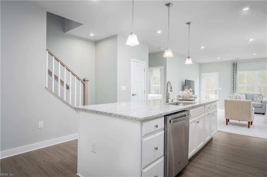 2020 Striper Ct Property Photo 6