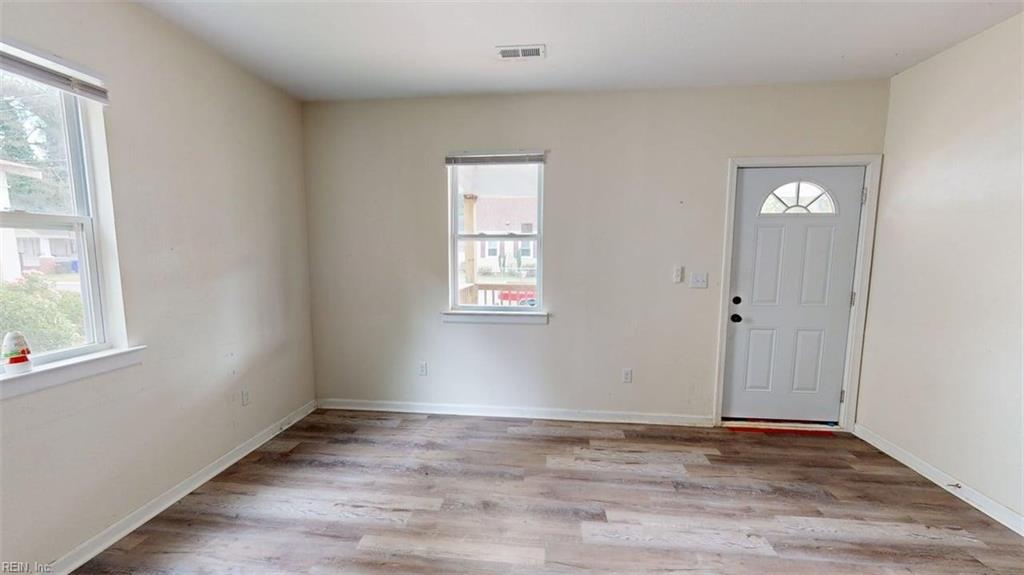 546 3rd Ave Property Photo 2