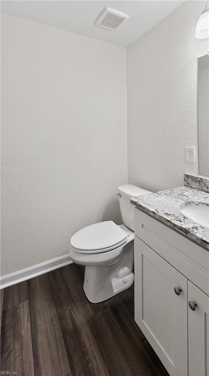 572 Laurel St Property Photo 29