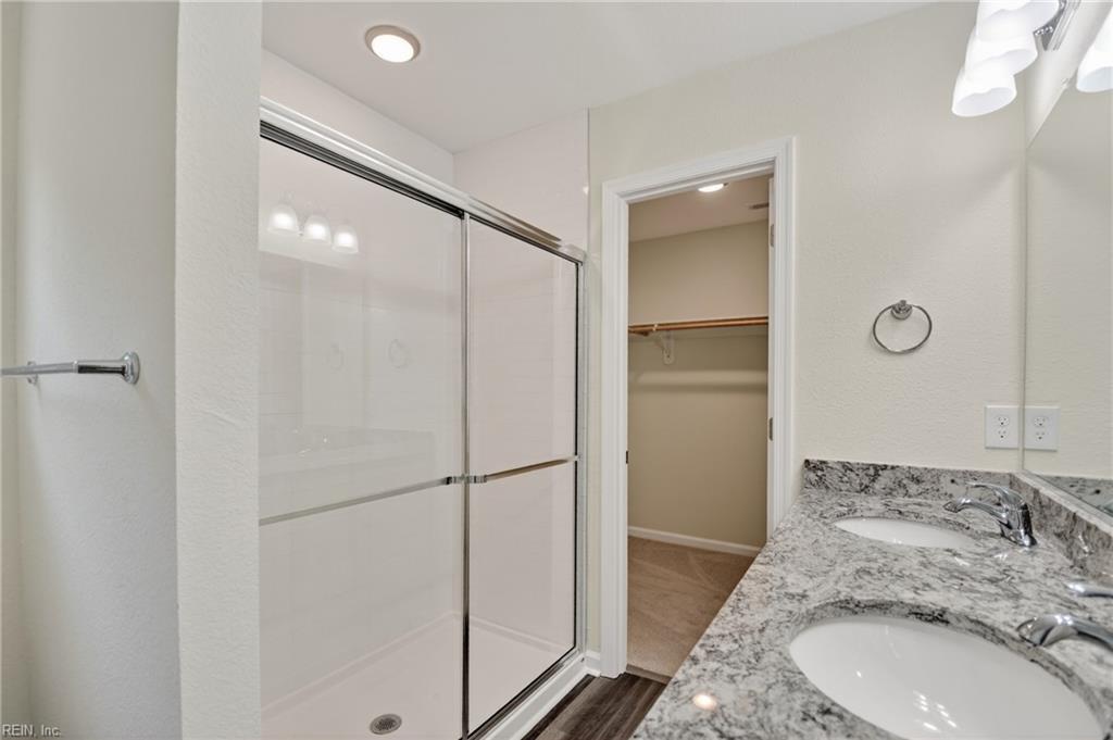 572 Laurel St Property Photo 39