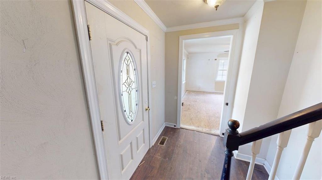 6651 Hudson Ave Property Photo 3