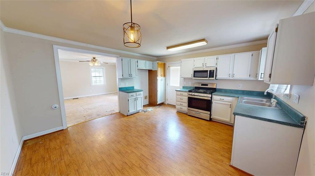 6651 Hudson Ave Property Photo 10