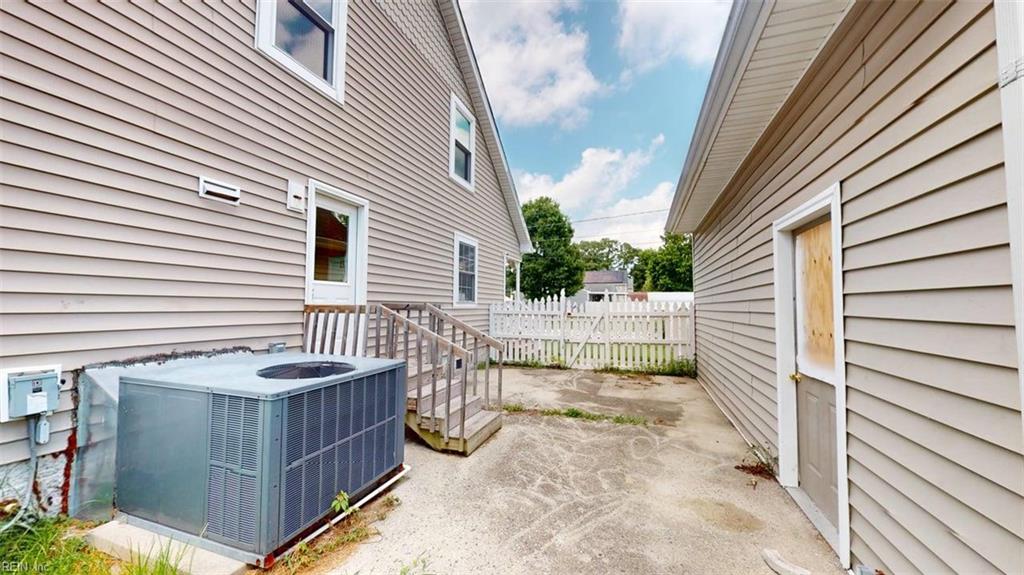6651 Hudson Ave Property Photo 42