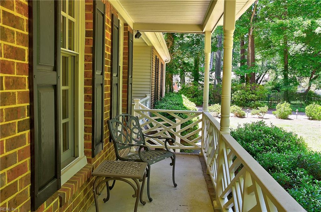 946 Quail Run Quay Property Photo 3