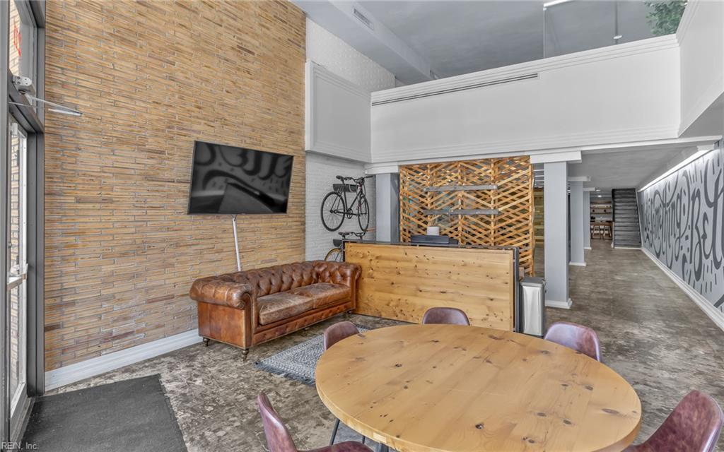 211 W Freemason St Property Photo 4