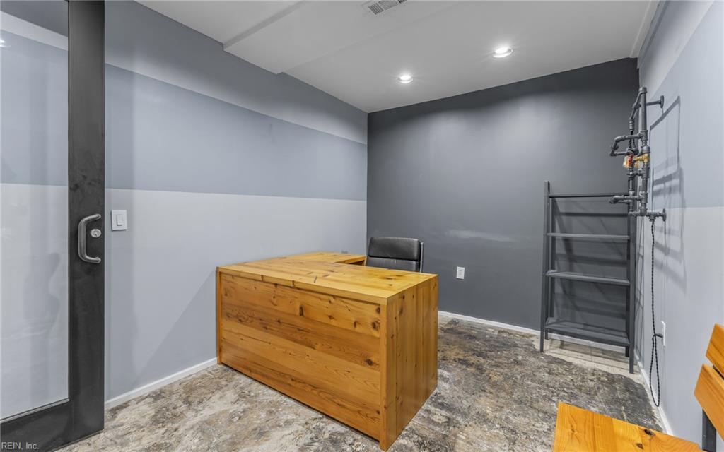 211 W Freemason St Property Photo 12