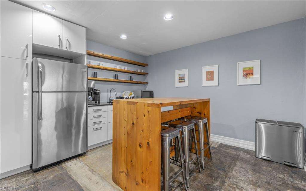 211 W Freemason St Property Photo 13