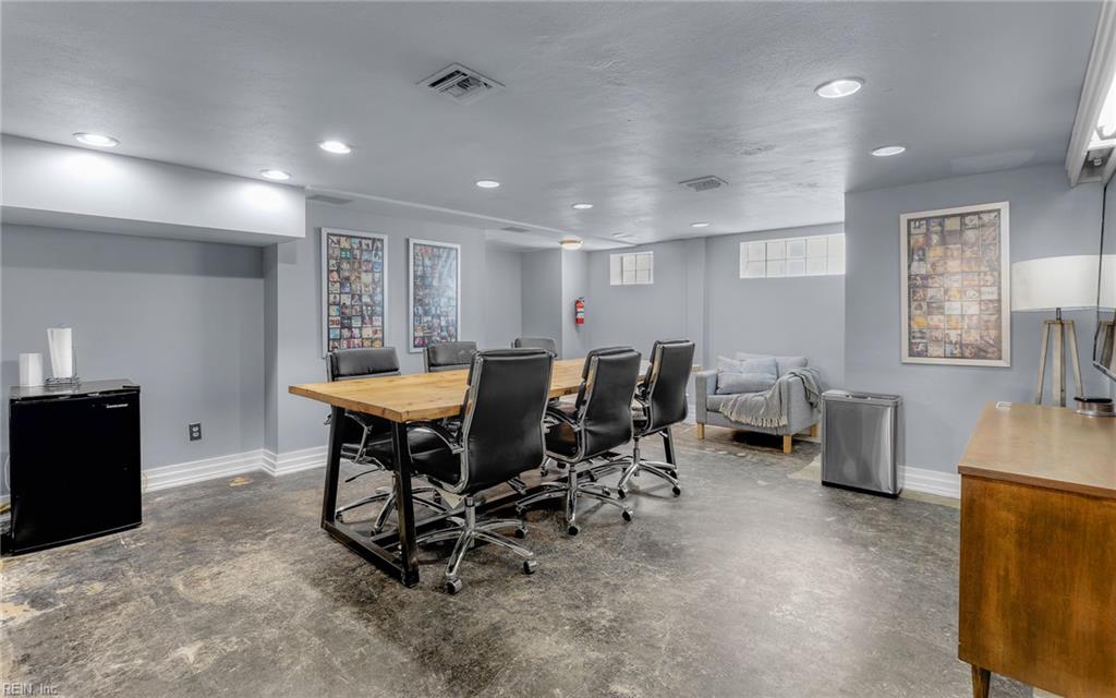 211 W Freemason St Property Photo 15