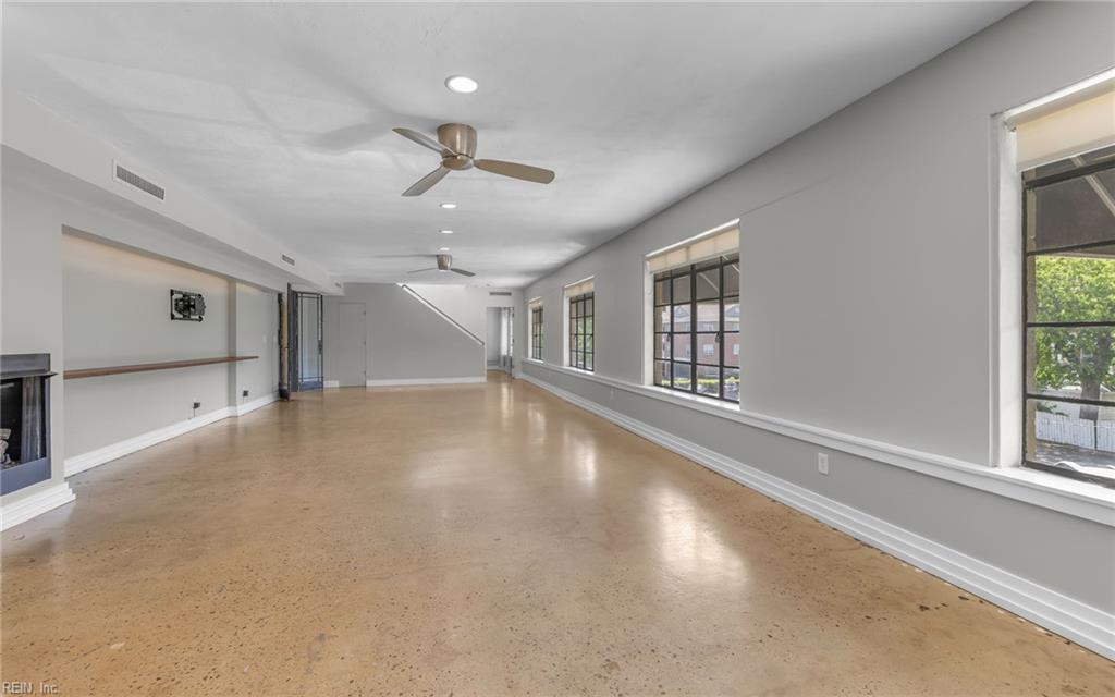 211 W Freemason St Property Photo 31
