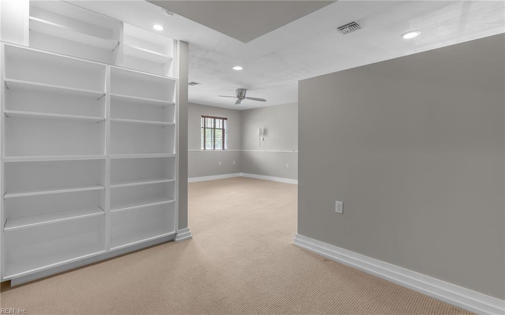 211 W Freemason St Property Photo 32