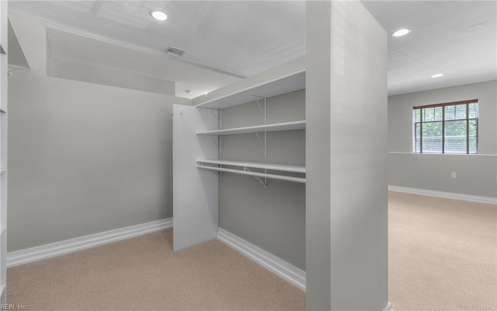 211 W Freemason St Property Photo 38