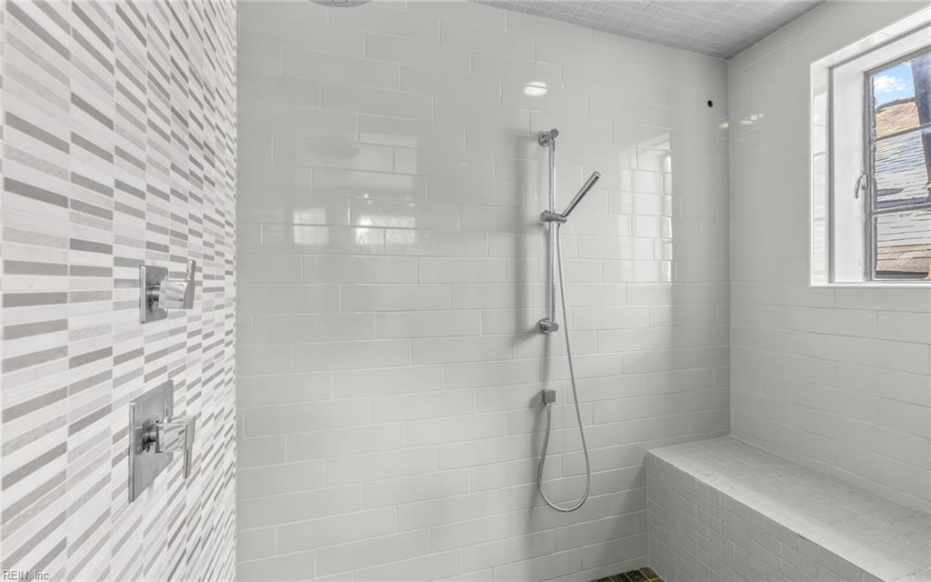 211 W Freemason St Property Photo 39