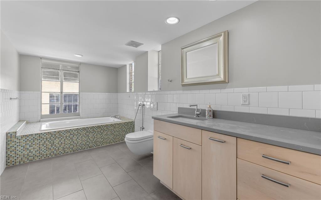 211 W Freemason St Property Photo 45