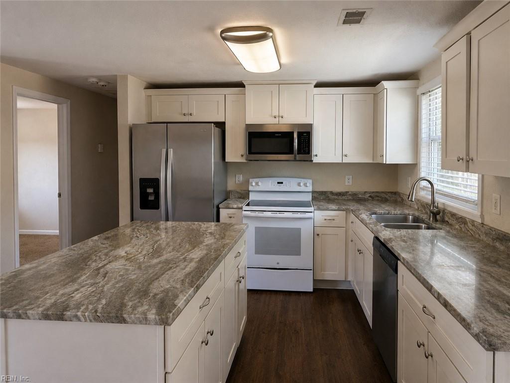 1903 Seward Dr Property Photo 3