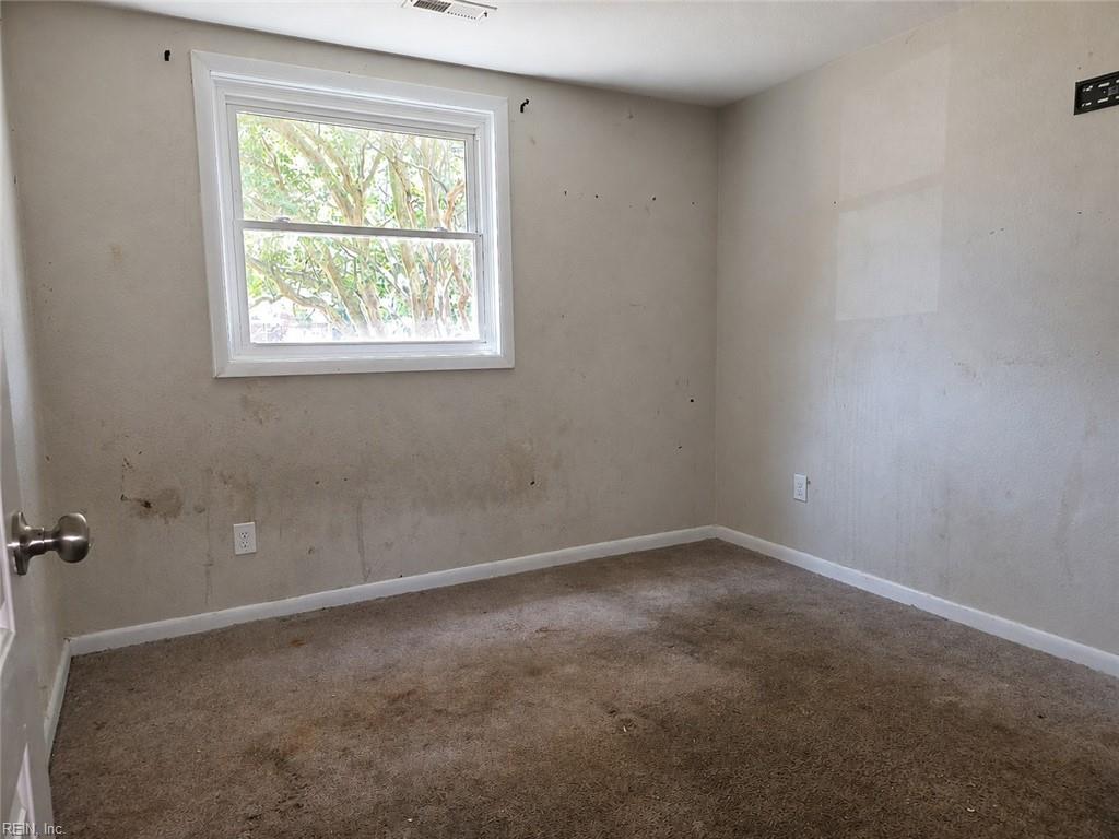 1903 Seward Dr Property Photo 8