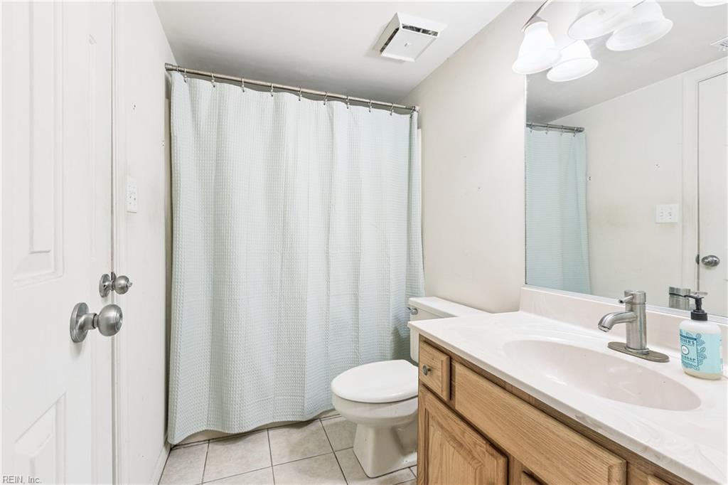 1304 Stockley Gdns Property Photo 10