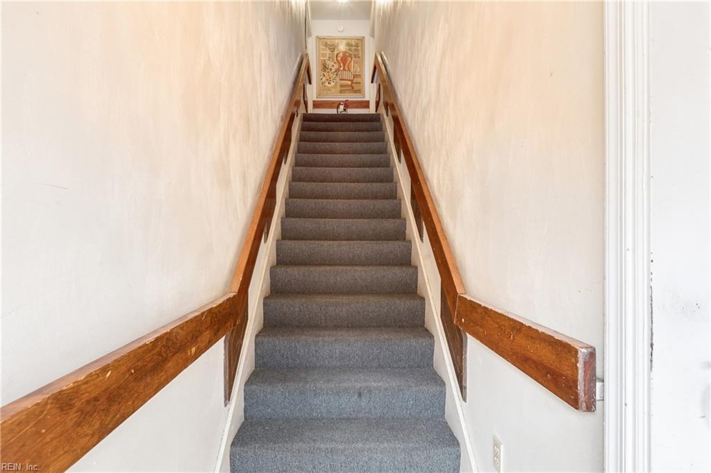 1304 Stockley Gdns Property Photo 24