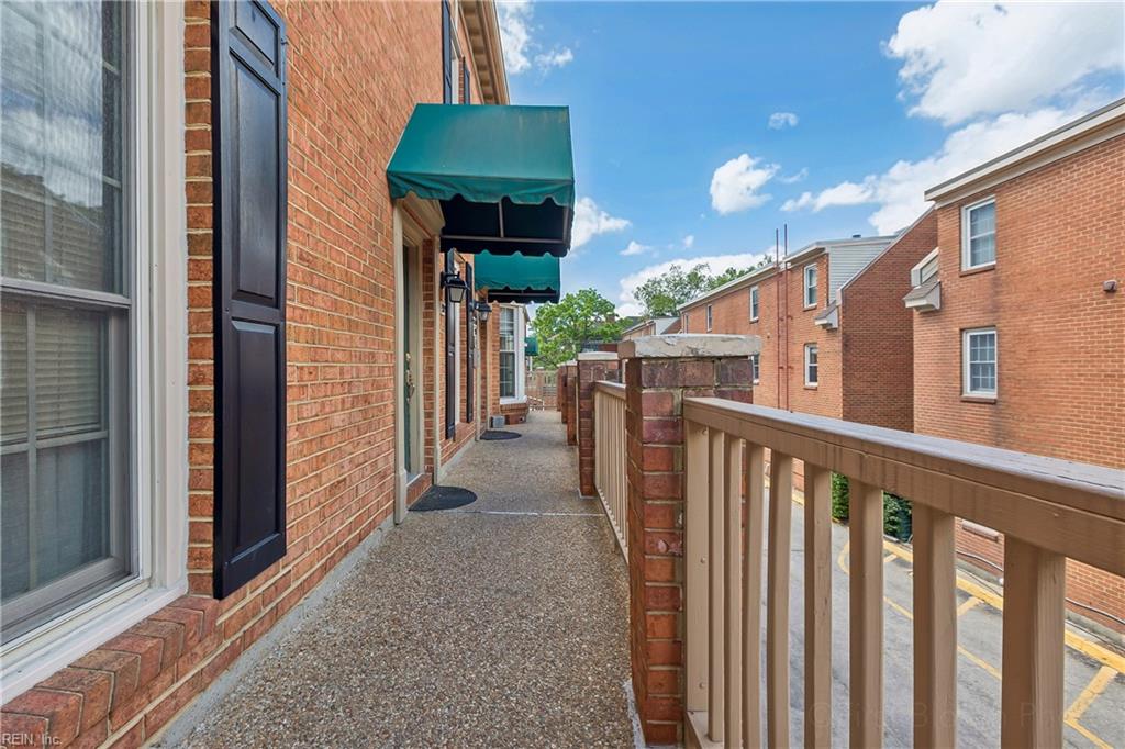 1304 Stockley Gdns Property Photo 25