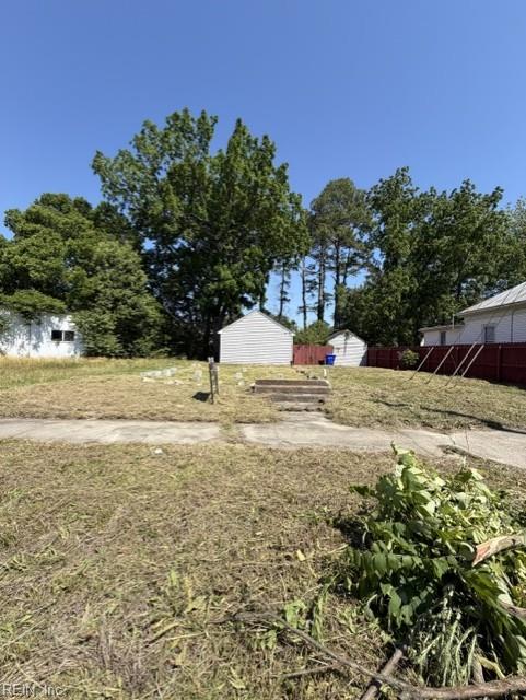 208 E Pinner St Property Photo 4