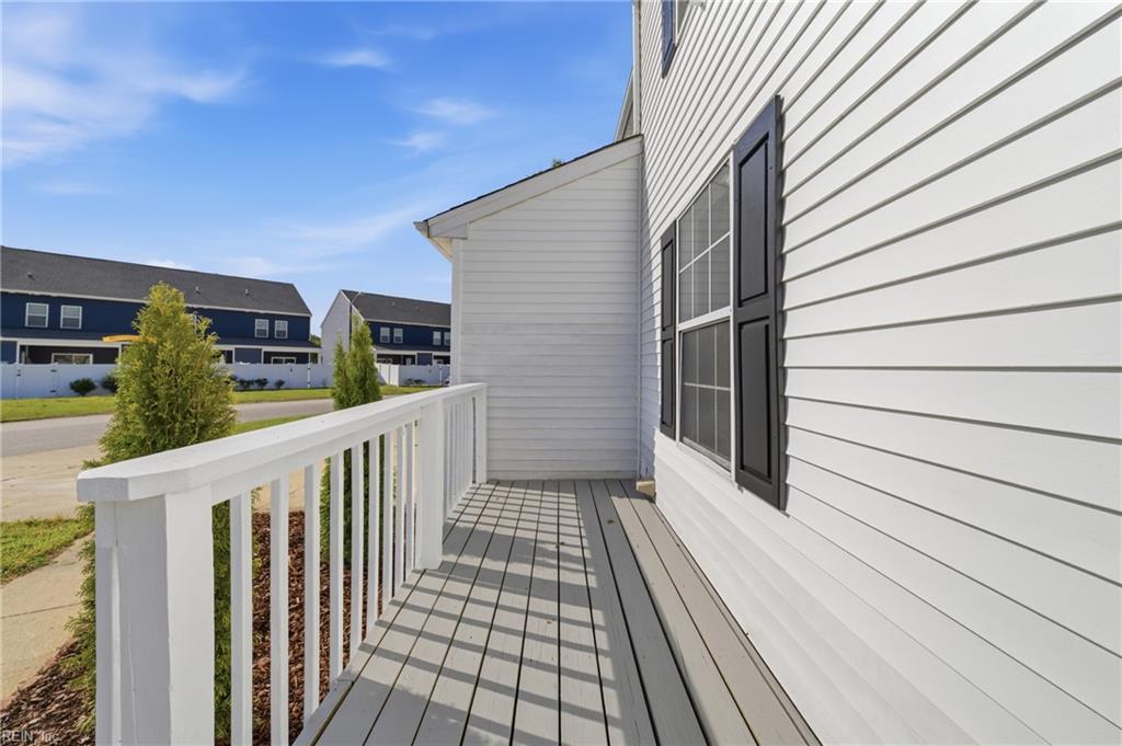 1711 N River Creek Lndg Property Photo 3