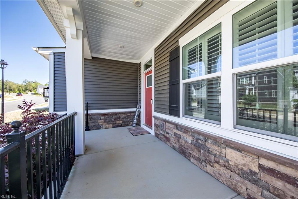 9721 Goldenrod Ct Property Photo 3