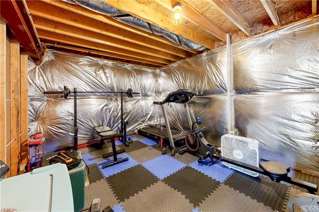 9721 Goldenrod Ct Property Photo 21