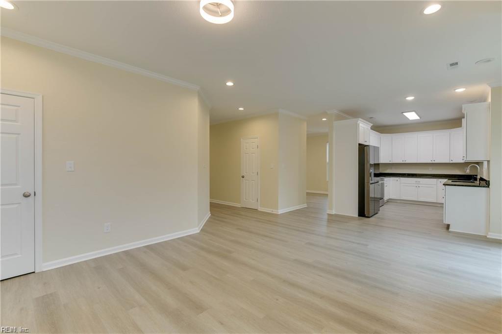 6348 Chesapeake Blvd Property Photo 17