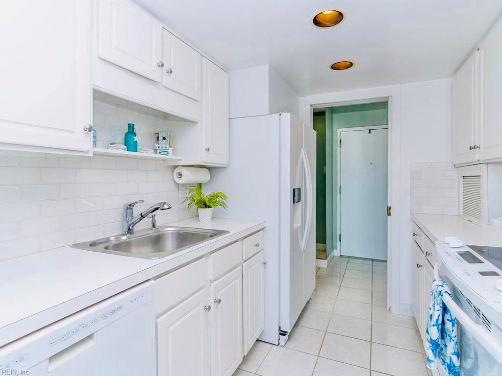 2830 Shore Dr Property Photo 5