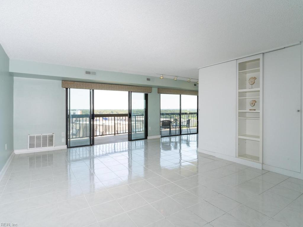 2830 Shore Dr Property Photo 11
