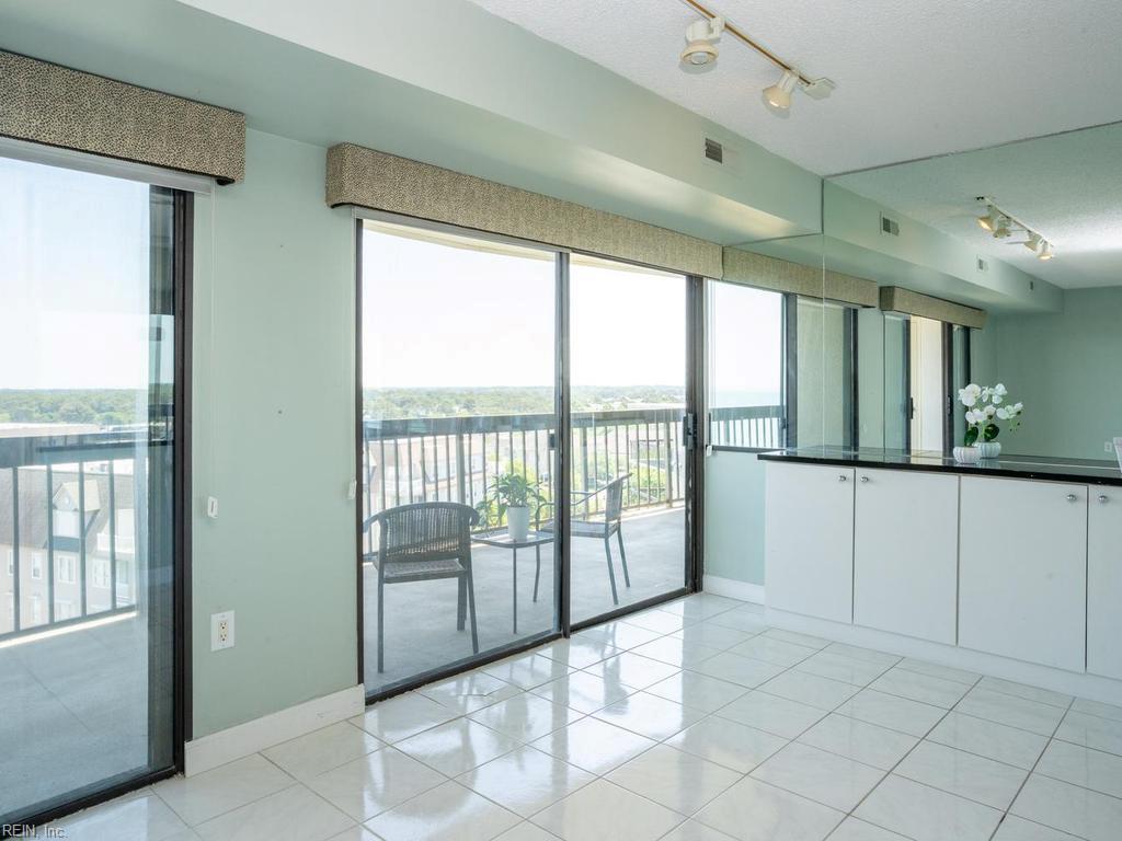 2830 Shore Dr Property Photo 12