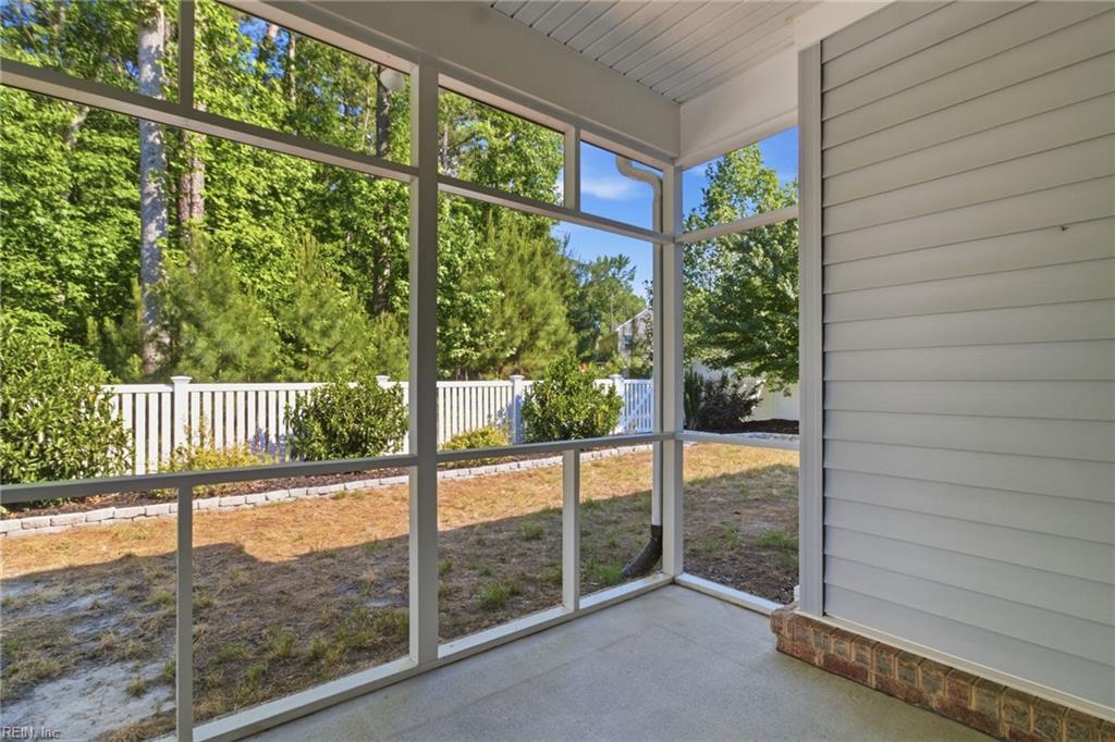 1352 Auburn Hill Dr Property Photo 23