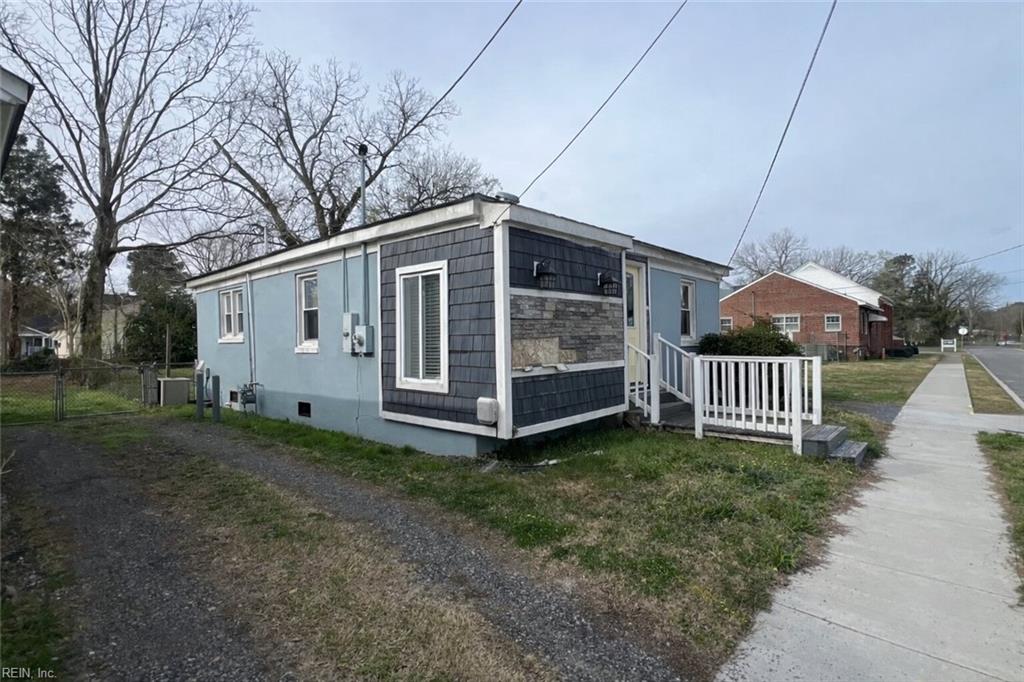 655 3rd Ave Property Photo 2