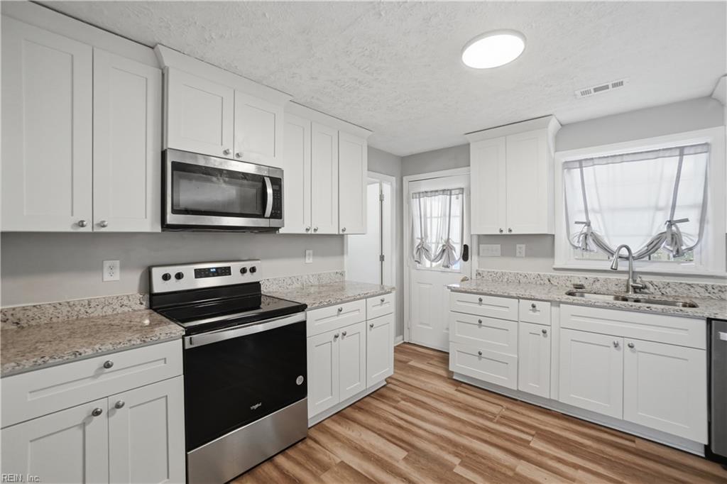 103 Woodhaven RD Property Photo 1