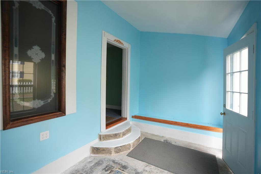 28083 Harborton Rd Property Photo 9