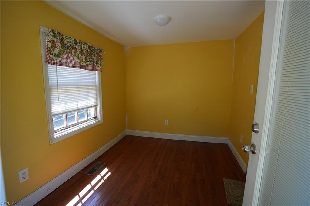 28083 Harborton Rd Property Photo 17