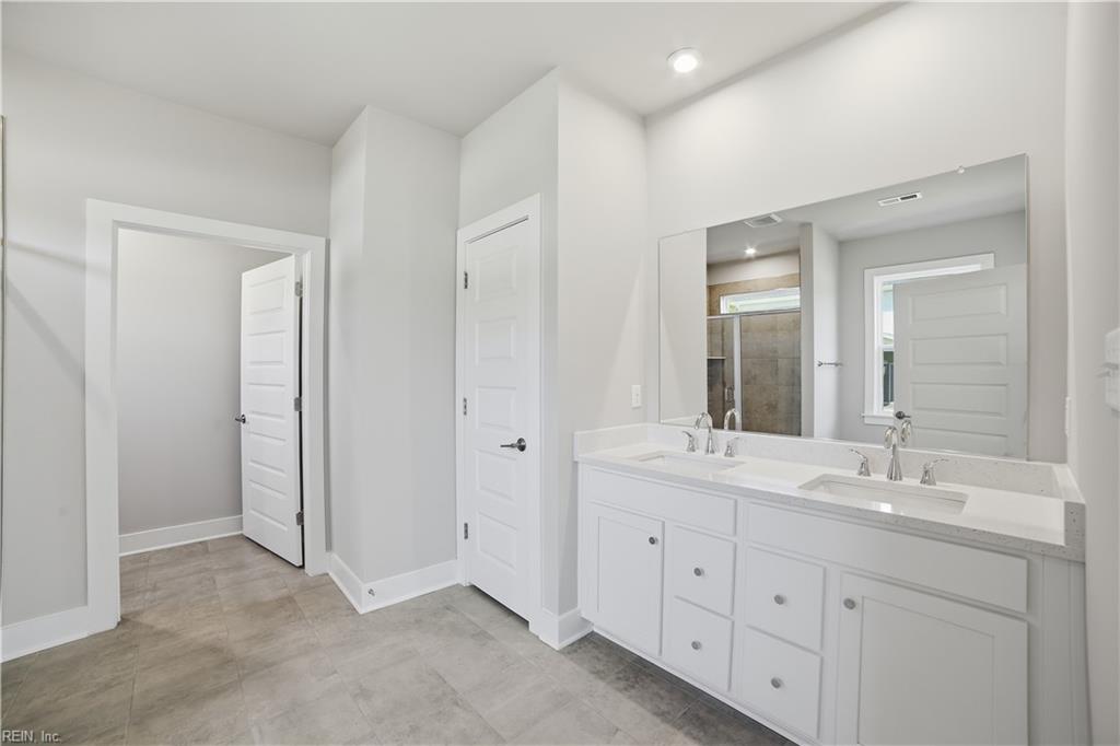 2113 Wentworth Xing Property Photo 6