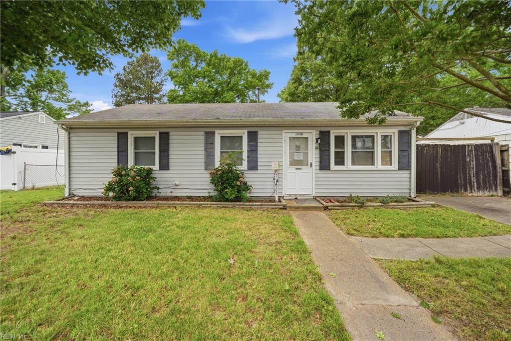 1003 Rollins CIR Property Photo 1