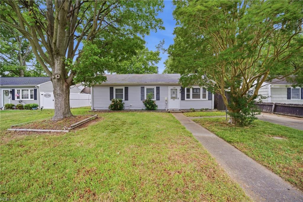 1003 Rollins Cir Property Photo 2